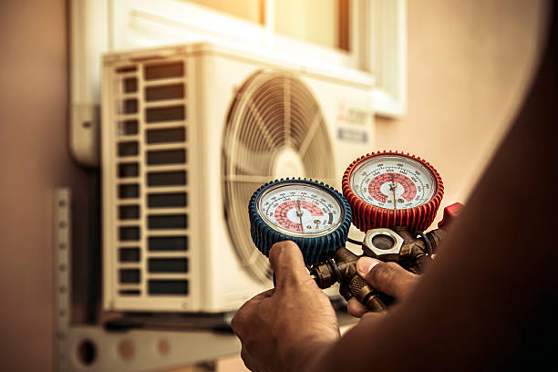Professional Emergency Hvac technician working in Dobbin, TX